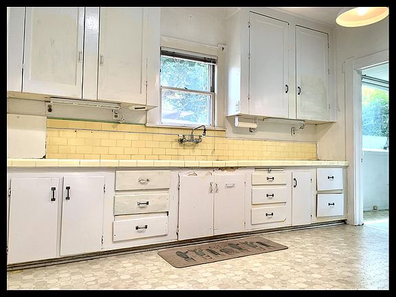 5th image of 326 N 4th St