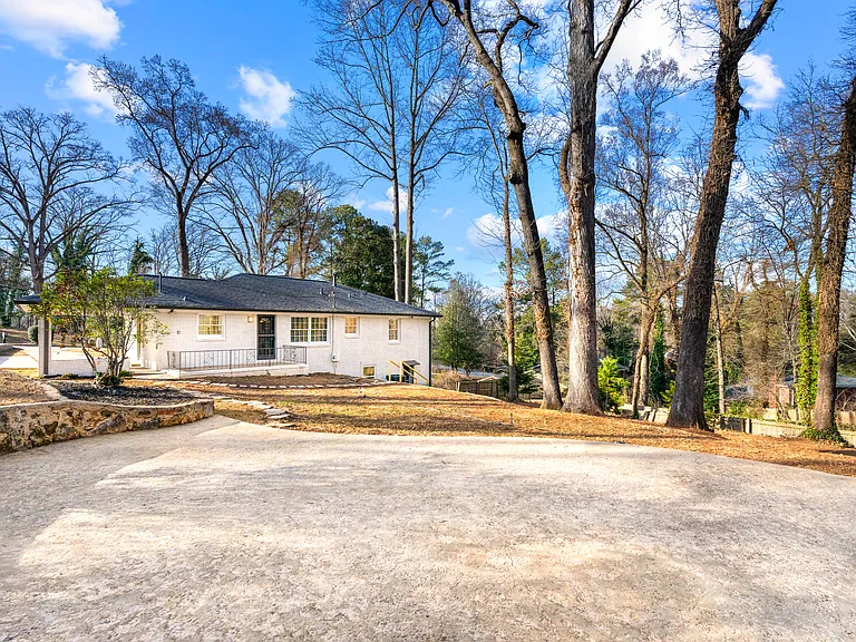 932 Mount Airy Dr SW — Photo 30
