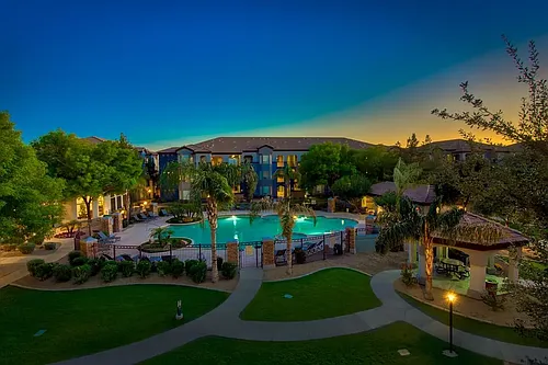 The Villas at Camelback Crossing Photo 1
