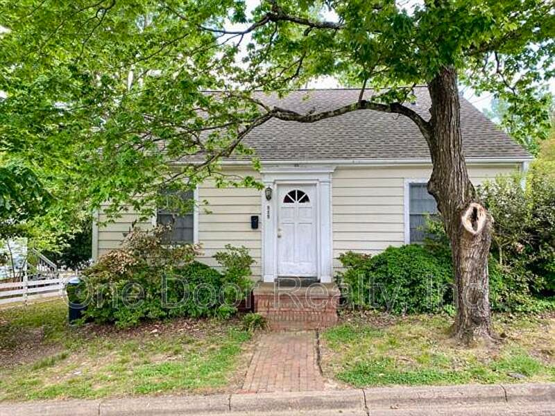 1st image of 404 Norfolk St