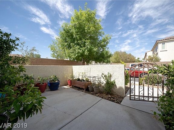 5th image of 10482 Mulvaney Cir