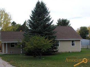 5769 Saturn Dr, Rapid City, SD 57703