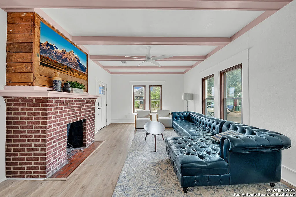 115 W Highland Blvd — Photo 4