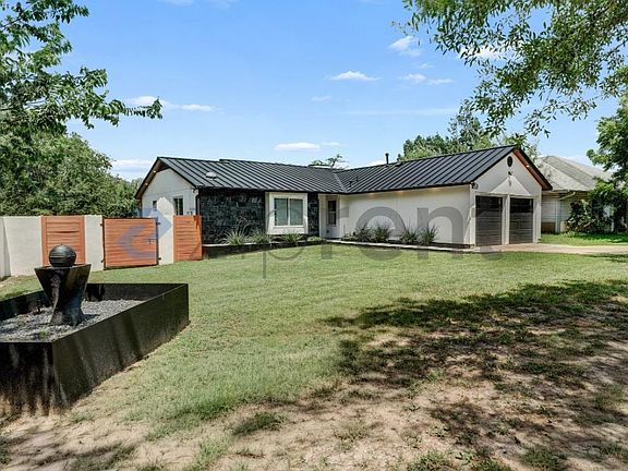 2nd image of 3600 Alexandria Dr