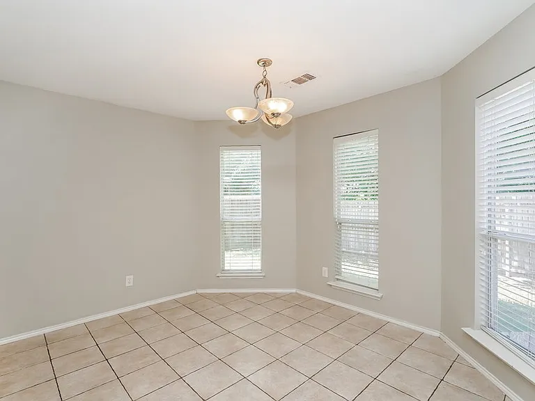 809 Pace Dr — Photo 8