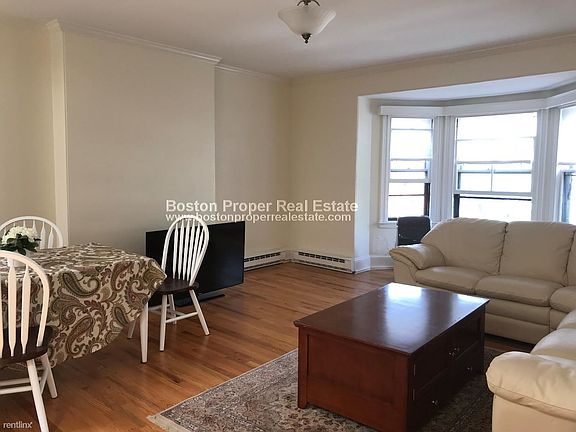 429 Beacon St. #4 Boston - Back Bay Unit Photo 2
