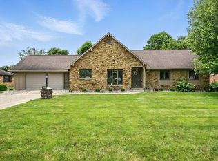 708 Forest Dr, Frankfort, IN 46041
