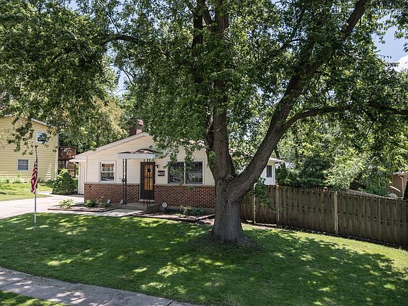 2nd image of 610 Tanglewood Dr