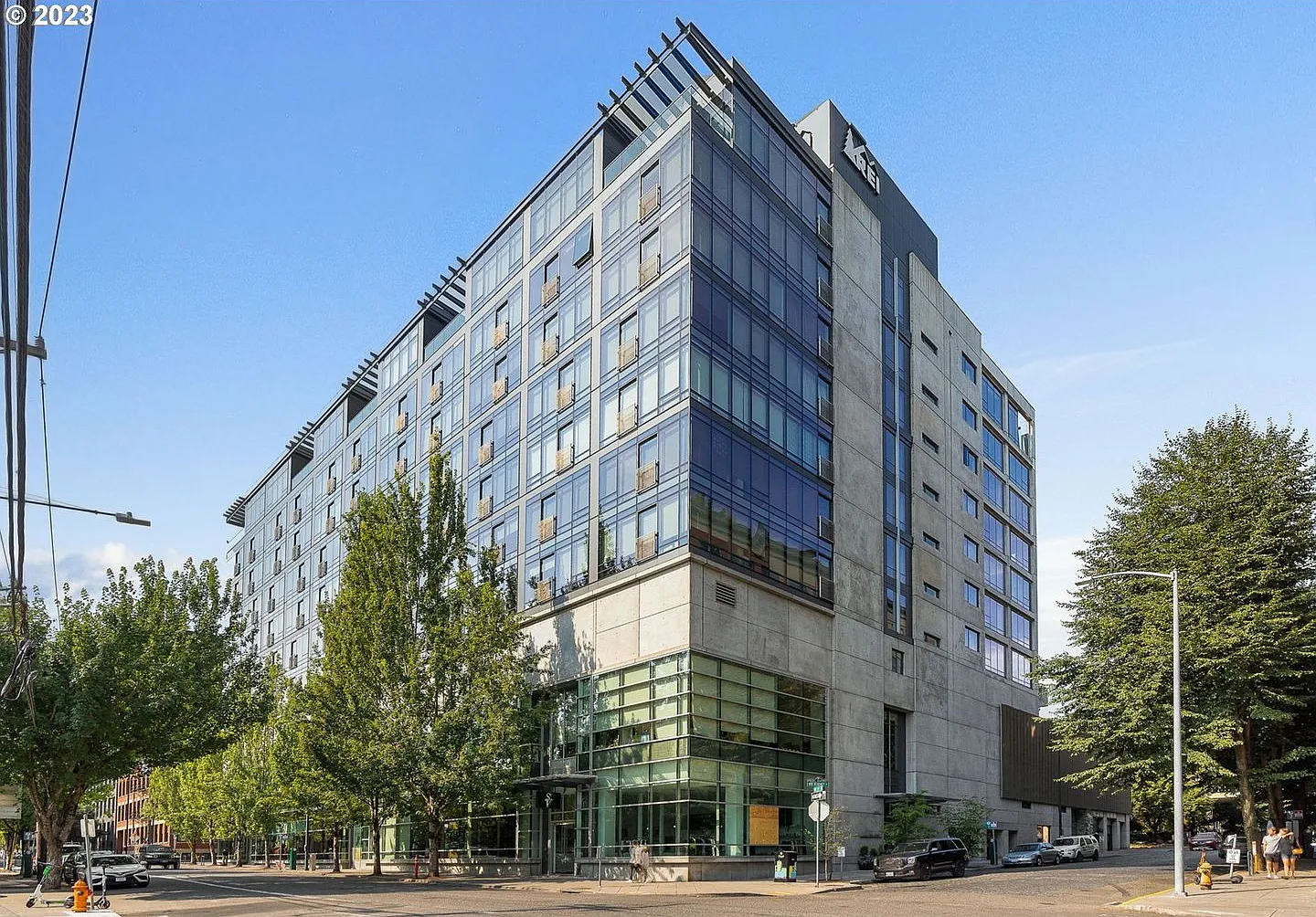 Modern Pearl District Condo with City Views, Open Layout & Modern Kitchen — Photo 1