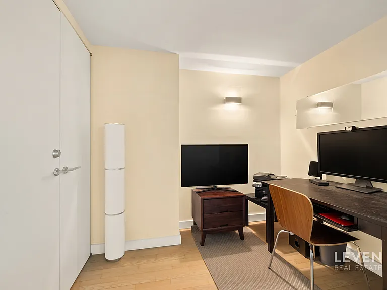 322 W 57th St #34Q — Photo 7