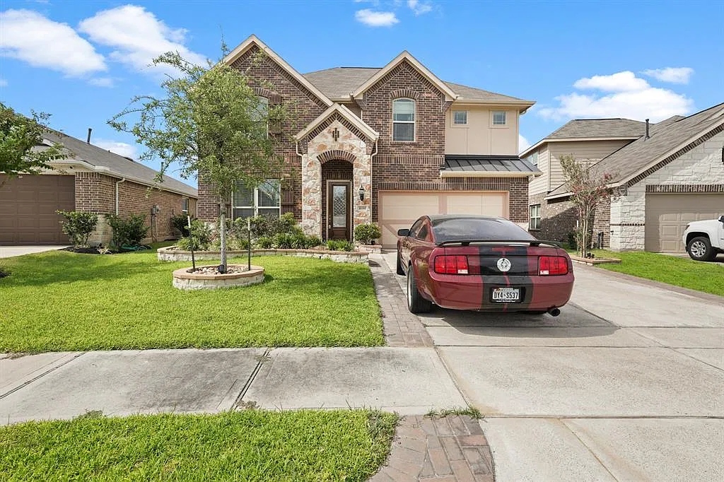 3 bed, 2.5 bath, 2804 sqft, $2,600 — Photo 2