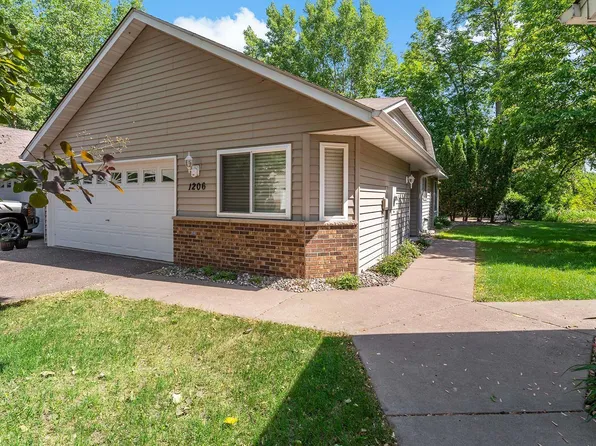 1206 Island Dr, Forest Lake, MN 55025