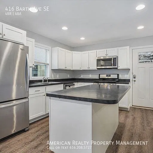 4 bed, 3.5 bath, 1063 sqft, $2,750 — Photo 3