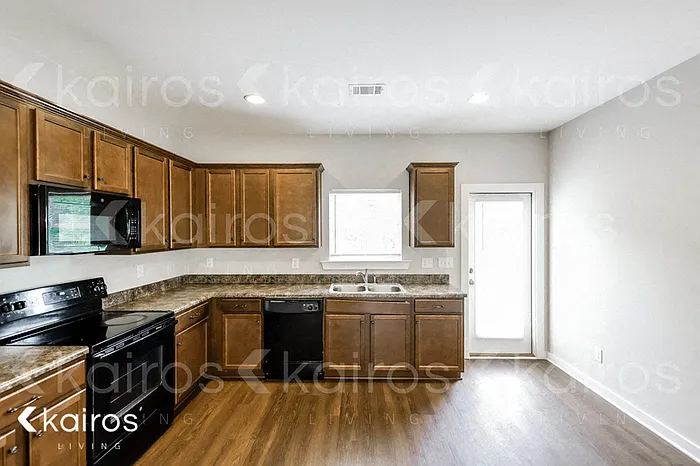 14635 Griffin St — Photo 5
