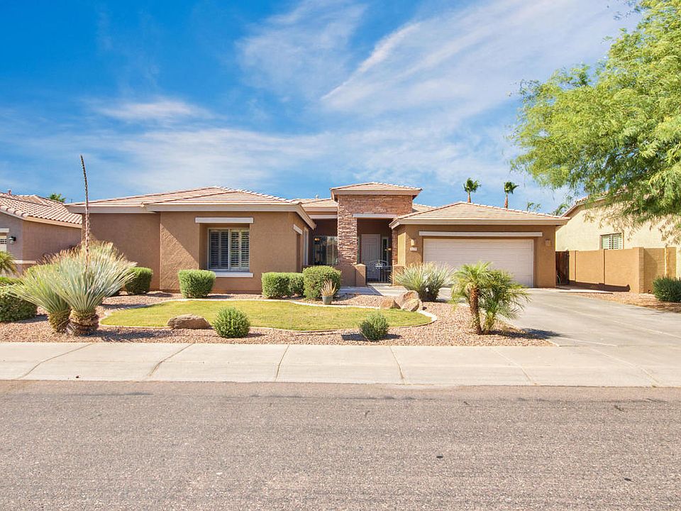 1st image of 2714 E Grand Canyon Dr