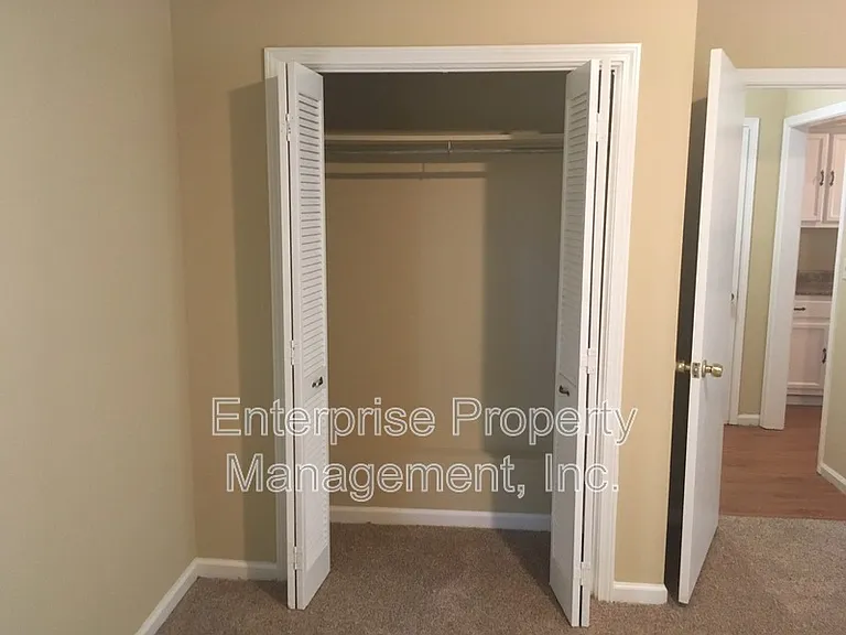 7019 Shadow Oaks Dr — Photo 14
