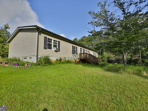 2nd image of 124 Snyder Rd NE