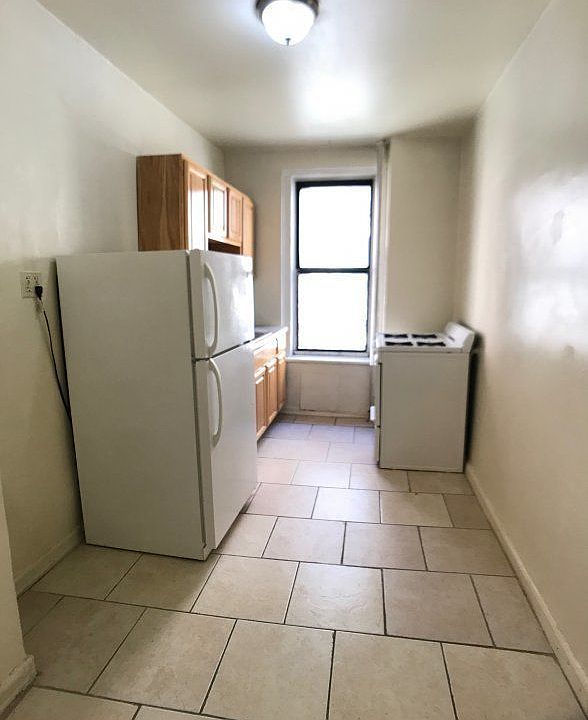2nd image of 54 Wadsworth Ter APT 54
