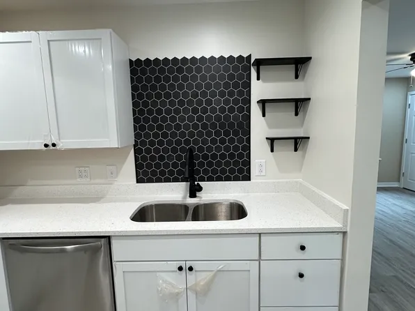 5401 3rd Ave, Valparaiso, IN 46383