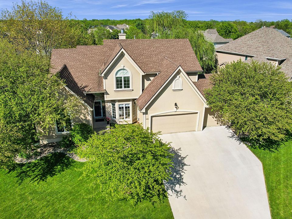 1st image of 606 NE Bristol Dr