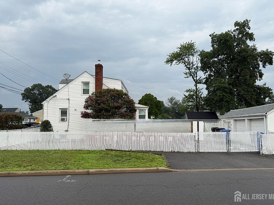 2nd image of 674 Cedar St