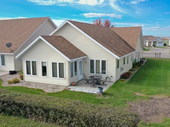 707 Bayview Dr, Starbuck, MN 56381