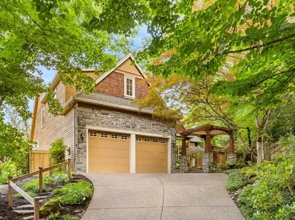 6441 SW Santa Monica Ct, Portland, OR 97225