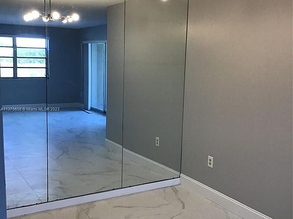 5th image of 1225 NE 124th St APT 20C