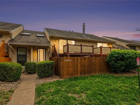 10905 Gillette St, Overland Park, KS 66210