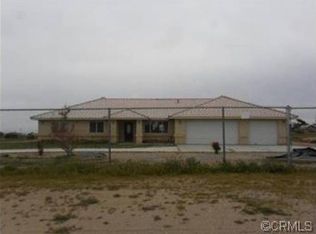 10825 Macron St, Oak Hills, CA 92344