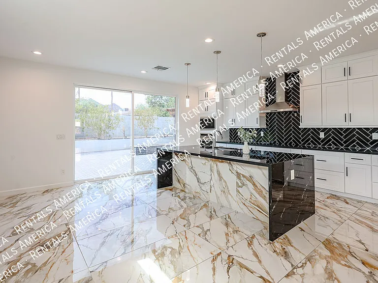 347 E La Mirada Dr — Photo 14