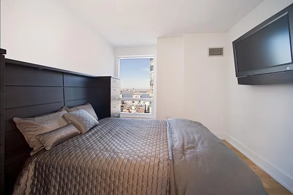 Rented by Corcoran | media 38