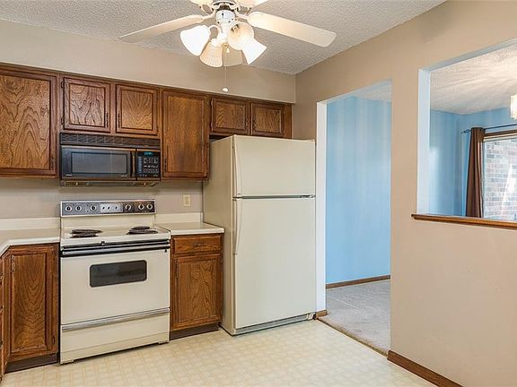 2nd image of 4701 Woodland Ave