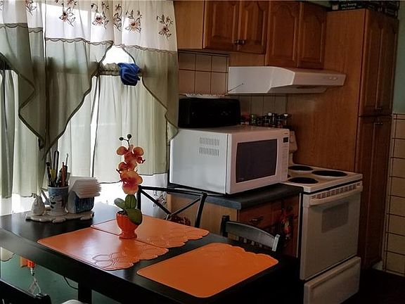 4th image of 261 Dushane Dr