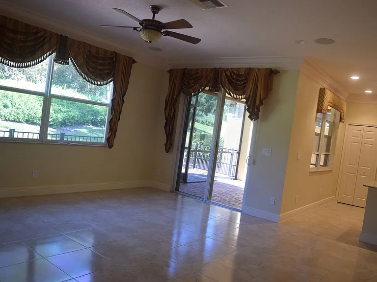 10160 SW Canossa Way — Photo 11