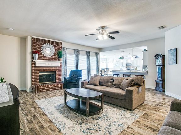 2nd image of 209 Cliffdale Dr