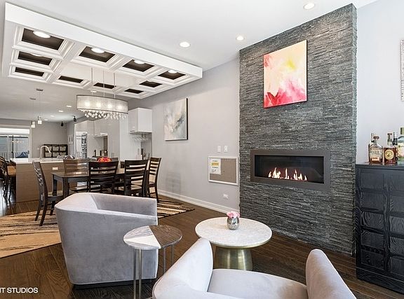 2nd image of 2336 W Lyndale St #1
