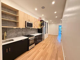 50 Grace Street, #L3