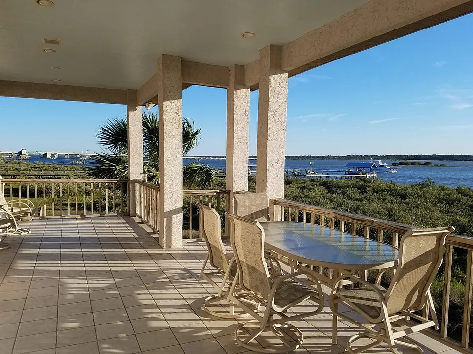 336 Amelia Ct