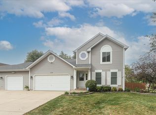 1350 Sebring Cir, Elgin, IL 60120