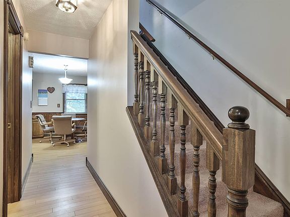 5th image of 148 Burgess Ln