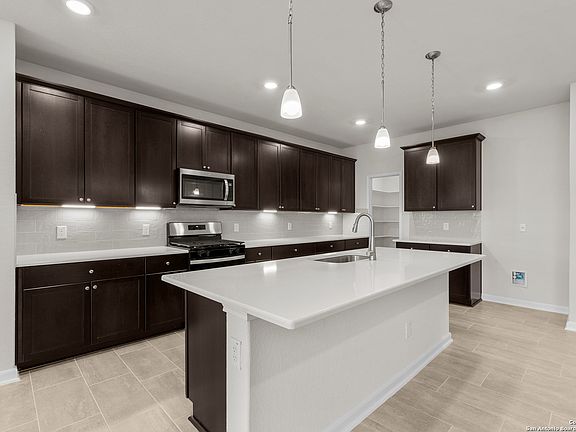 2nd image of 6525 Morgan Glen