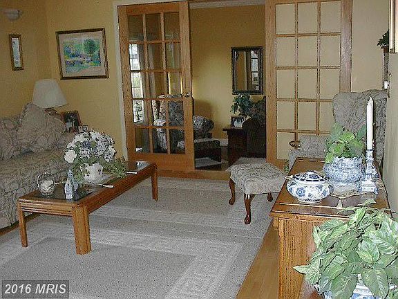 3rd image of 222 Darl Cir