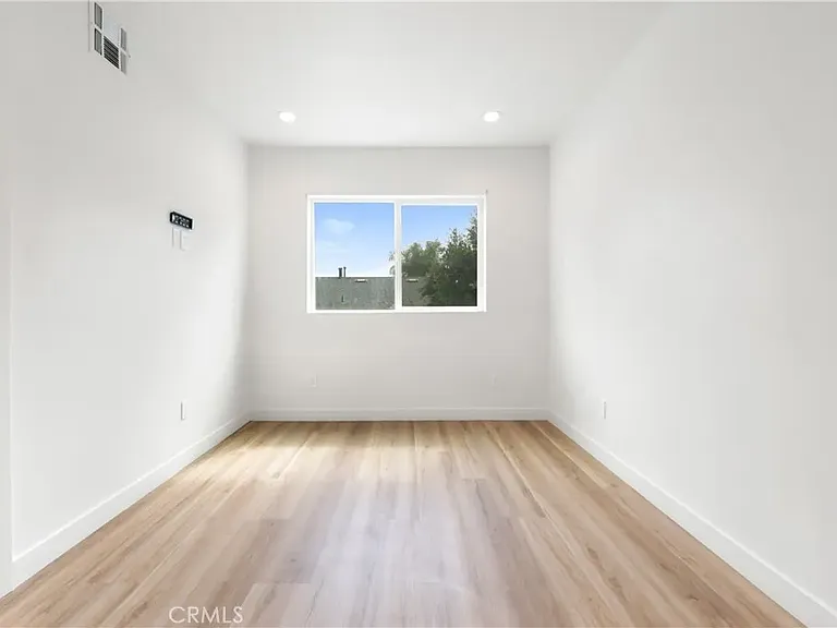1625 W 227th St — Photo 29