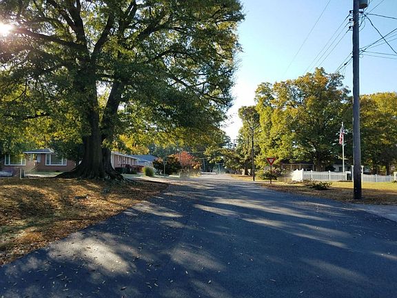 5th image of 1108 Edgewood Blvd