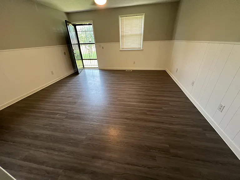 145 Lee Dr — Photo 5