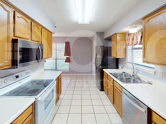 4th image of 816 Simon Dr