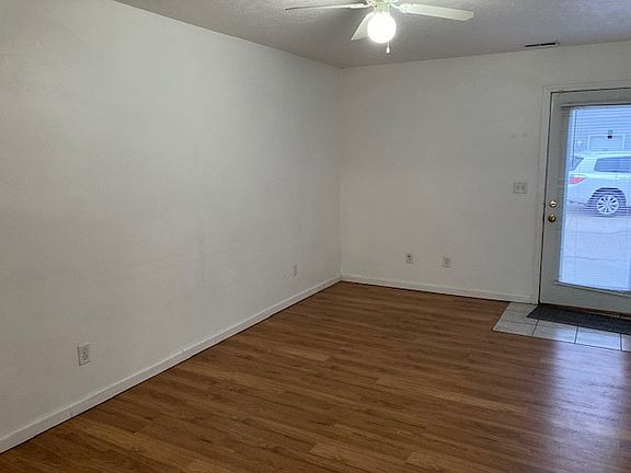 2nd image of 2923 W Louise St