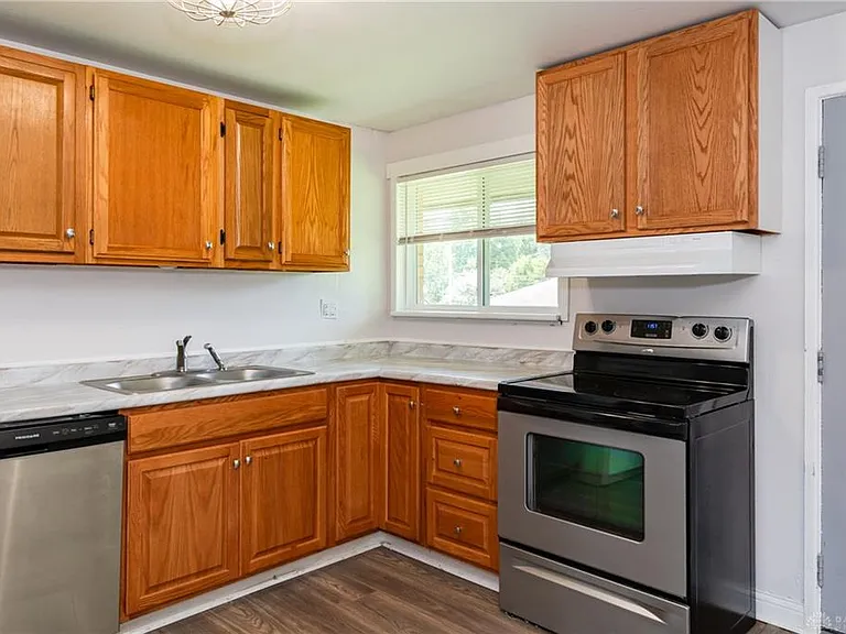 4517 Winchester Dr — Photo 9