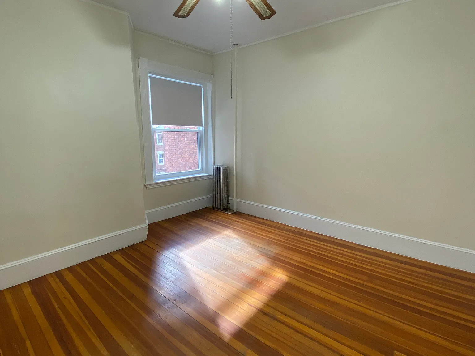 3 bed, 999 sqft, $3,200 — Photo 4